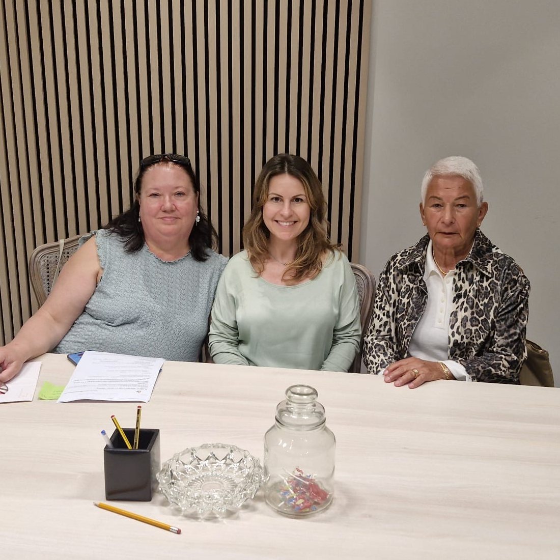 Des clientes le jour de la signature